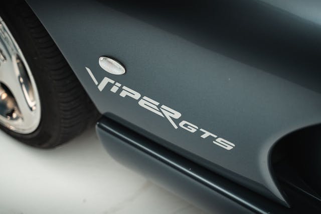ID57 Dodge Viper GTS E0012.jpg